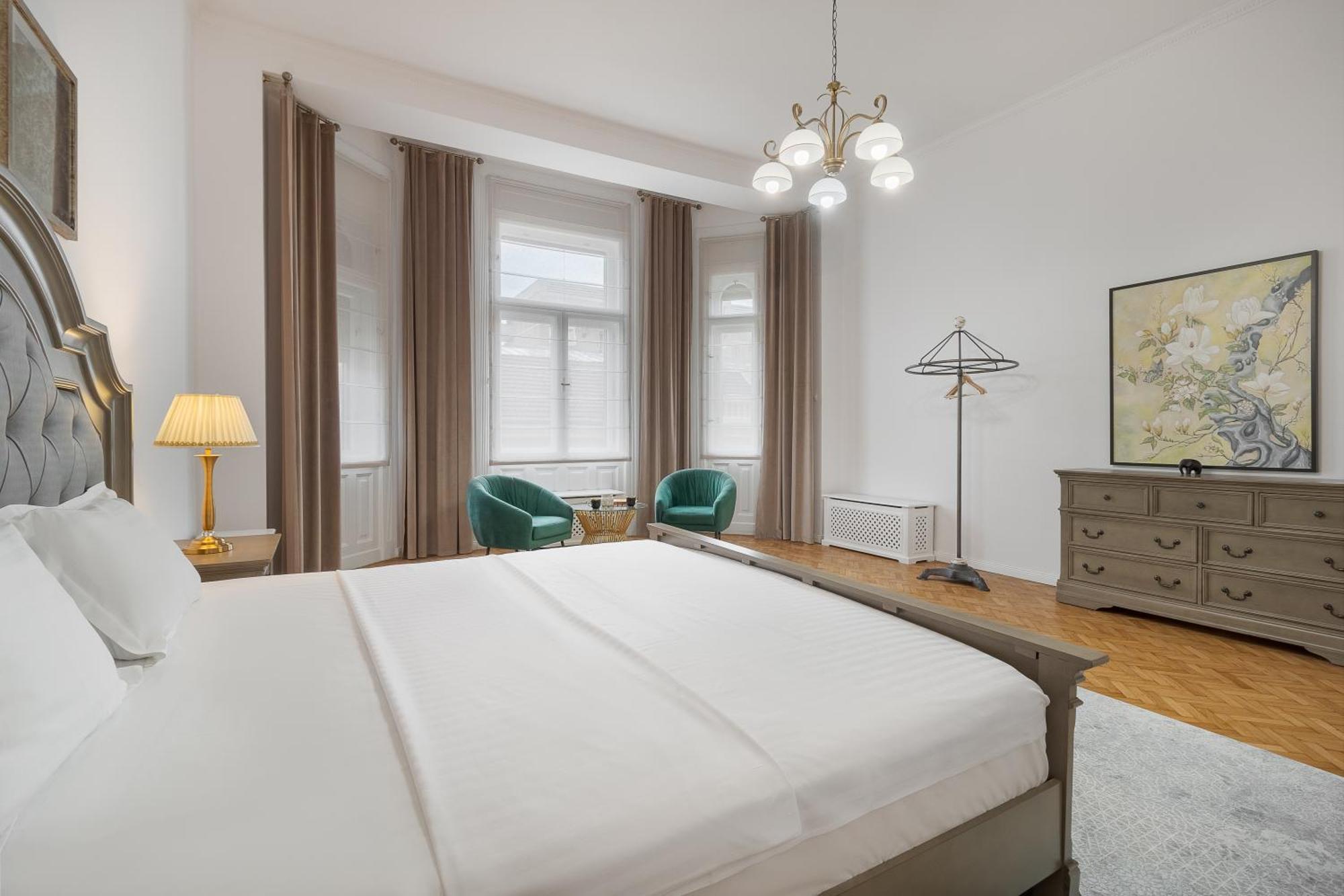 Royal Experience At Stern Palace Oradea Zewnętrze zdjęcie